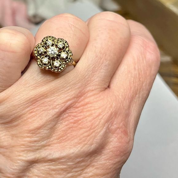 Vintage Australian crystal Sz 7.75 18K electroplated ring - Picture 4 of 13